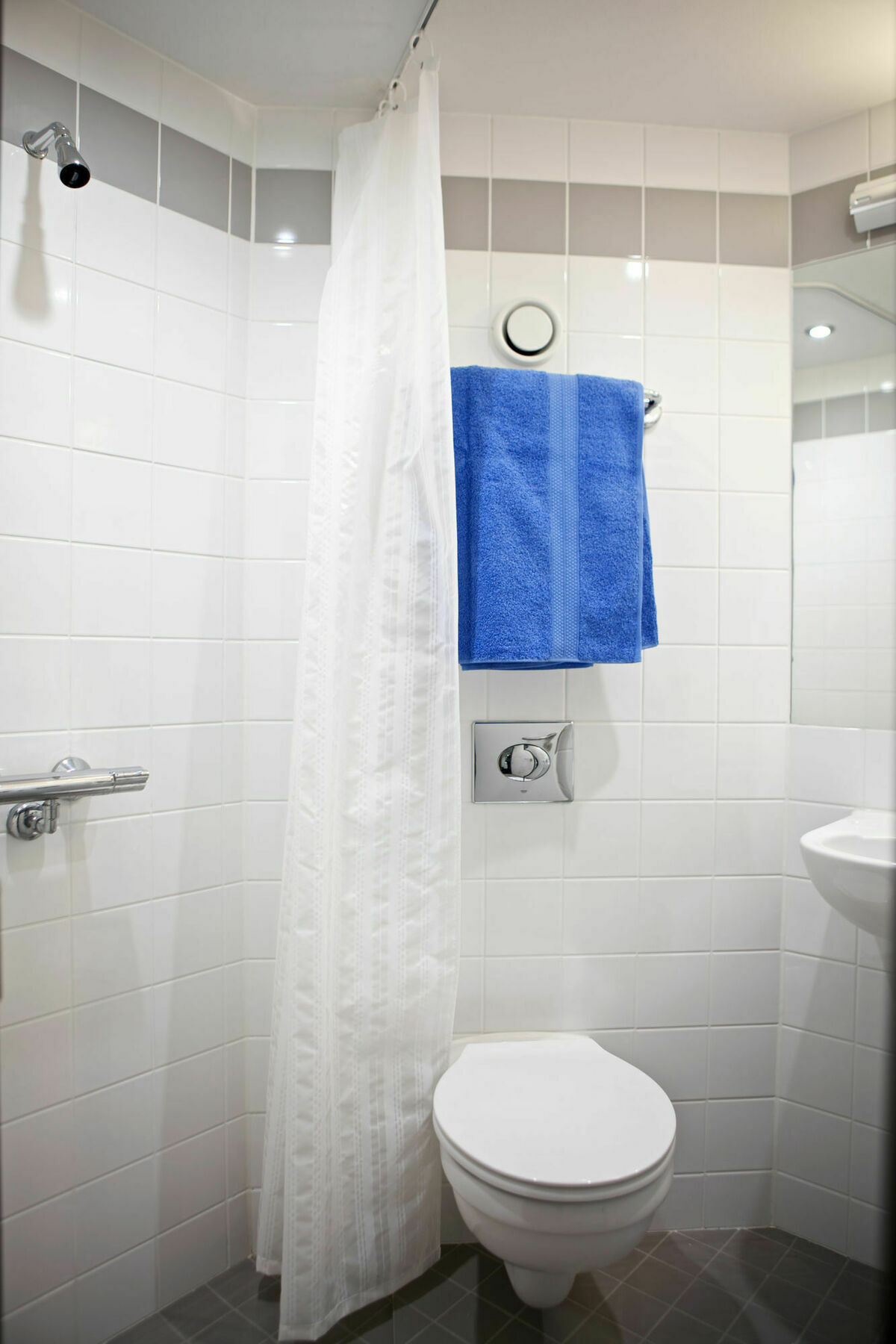 David Russell - Campus Apartment *